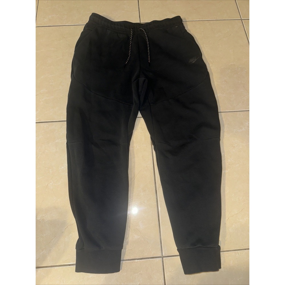 Nike Sportswear Tech Fleece Black Knit Joggers Sweatpants Mens Large CU4495-010